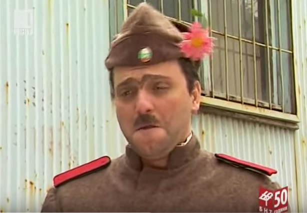 Помните ли ги? Велко Кънев и Чочо Попйорданов в ролята на Старшинката и Каракочев. НЕЗАБРАВИМИ! (ВИДЕО)