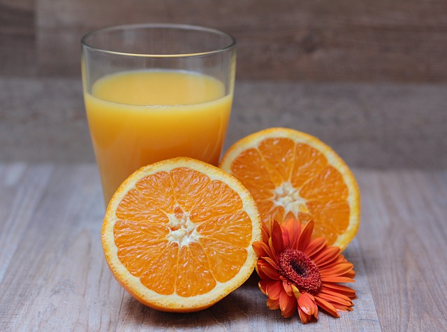 ДЕВЕТ литра сок от ЧЕТИРИ портокала? Да, възможно е! Вижте как! (РЕЦЕПТА)