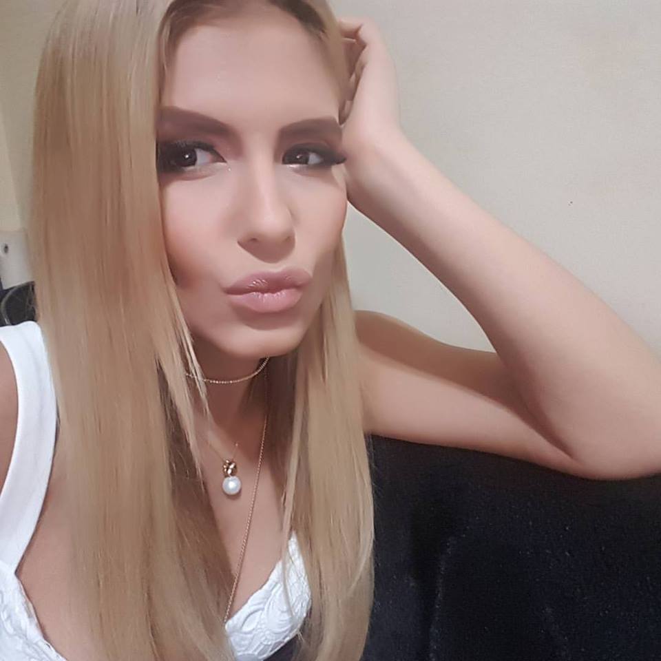 И Анелия наду джуки, феновете й обаче са недоволни (СНИМКА)