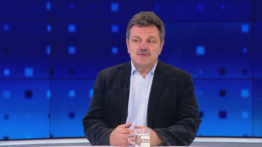 Д-р Симидчиев: Като няма дистанция, маските са задължителни