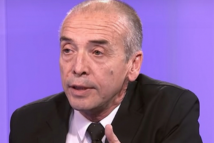Доц. Мангъров обяви, че няма да си постави ваксина