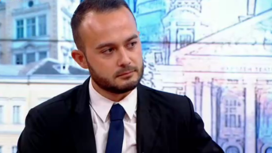 Математик скочи на здравния министър: Пречи на ваксинациите!