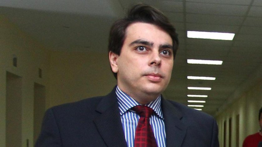 Новият бюджет увеличава минималната заплата