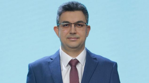 Циркът продължава: Пламен Николов се отказа да е кандидат-премиер