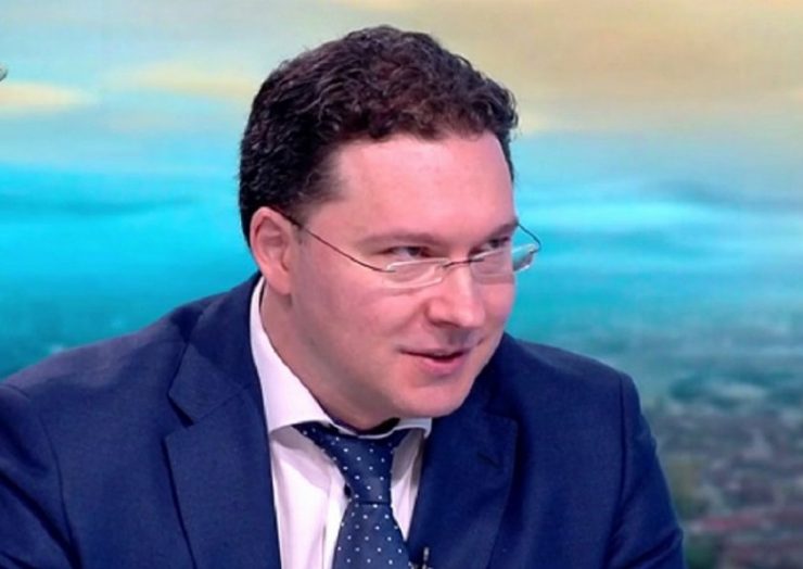Даниел Митов заплаши президента Радев с отстраняване