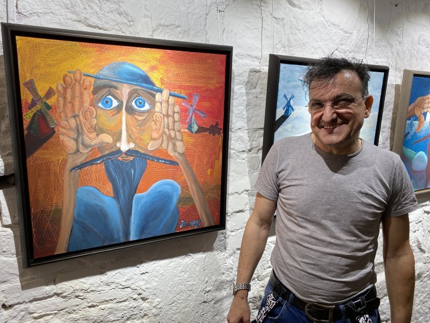 Ето в коя държава се премести да живее Зуека