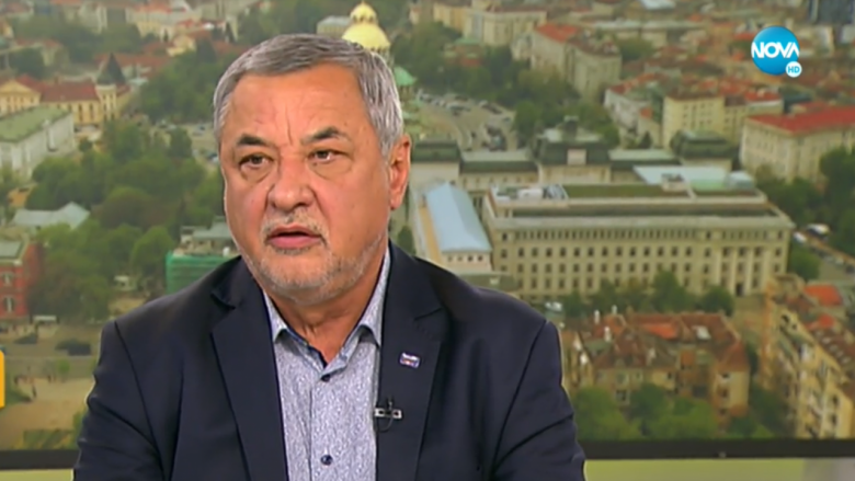 Валери Симеонов също влиза в битката за президент