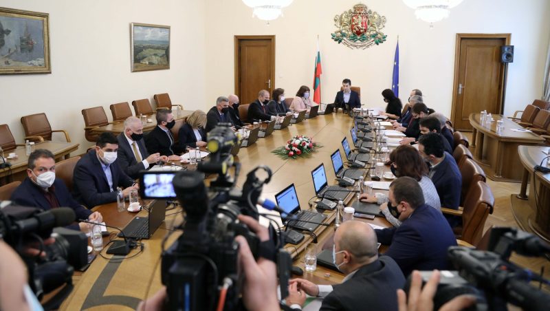 Проф. Коларова съветва Кирил Петков: Веднага махни тези двама министри!