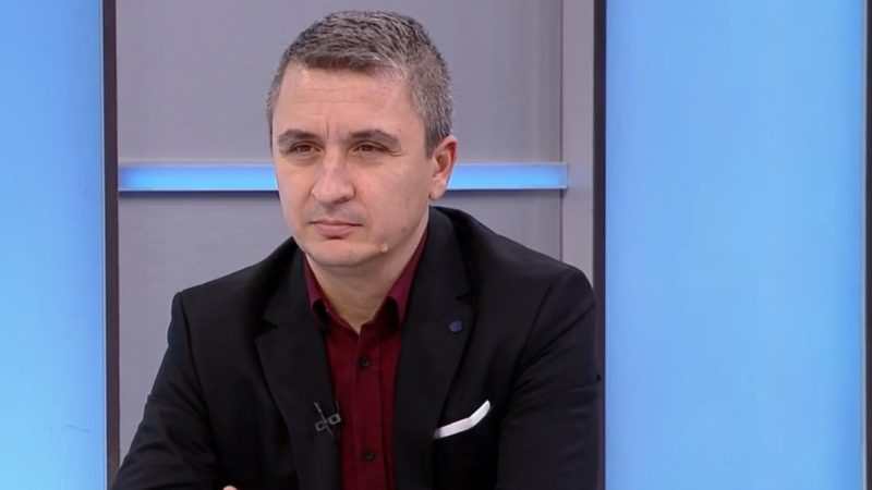 Александър Николов