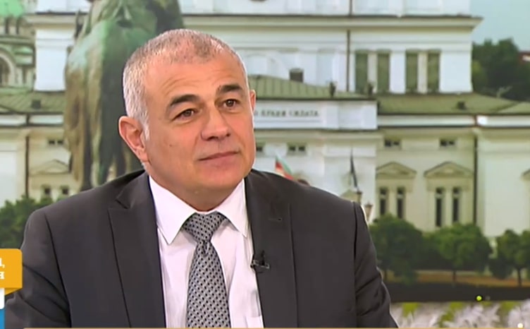 Как и с колко ще вдигнат пенсиите тази година