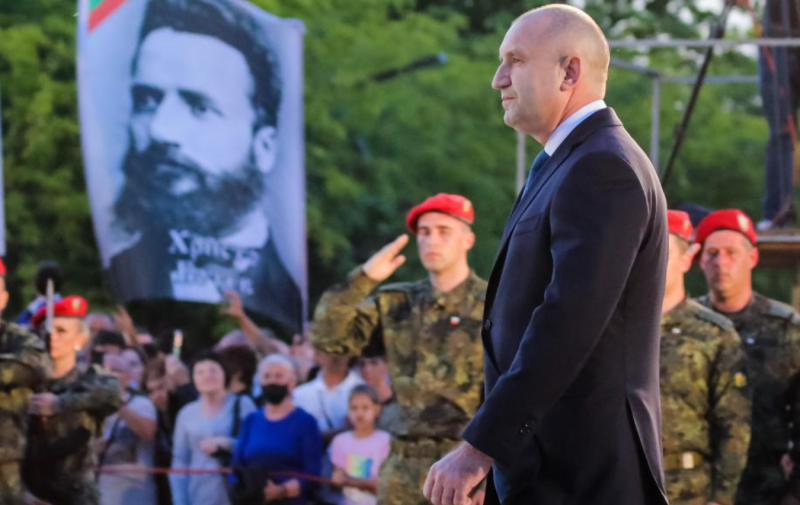 Радев вече си е избрал двама фаворити за служебен премиер?