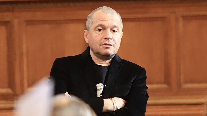 Тошко Йорданов заплаши: Не се ебавайте с нас! Няма да се върнете в мача!