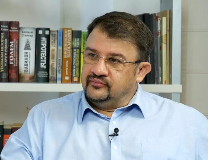 Вежди Рашидов е един от символите на прехода
