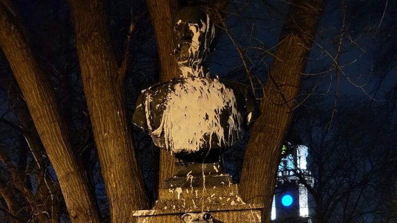 граф игнатиев паметник
