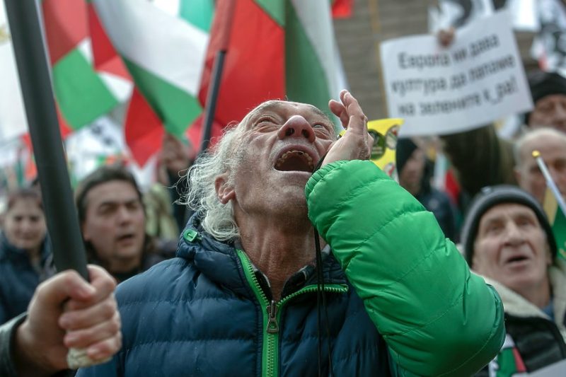 Експерт: „Възраждане“ трябва да се забрани, както се забрани „Златна зора“ в Гърция