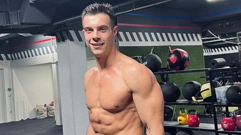 Филип Буков не е single, заби ново гадже