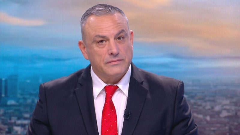 Юксел Кадриев ще става баща на 52 години!