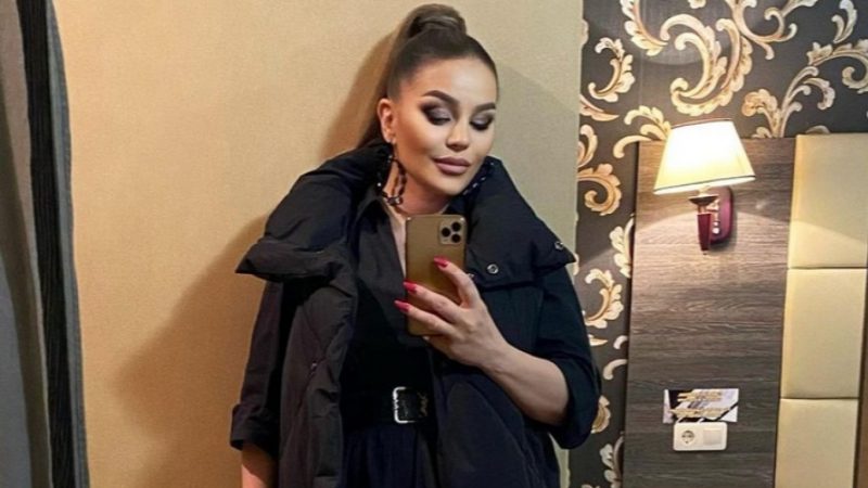 Деси Слава с радостен повод, отпразнува първи рожден ден на внучката си