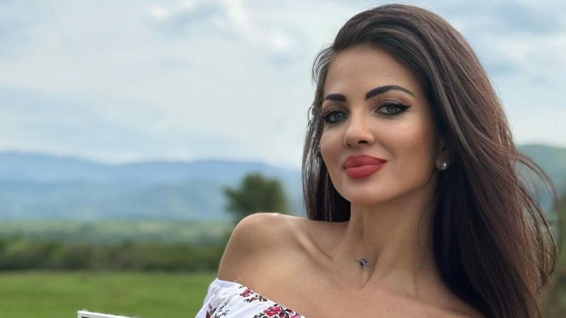 Кошмарно! И Райна втрещи с фалшиво пеене