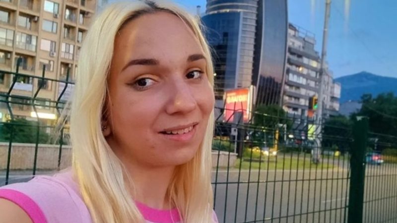 Емили Тротинетката обяви гръмко: Вдигаме тройна сватба!